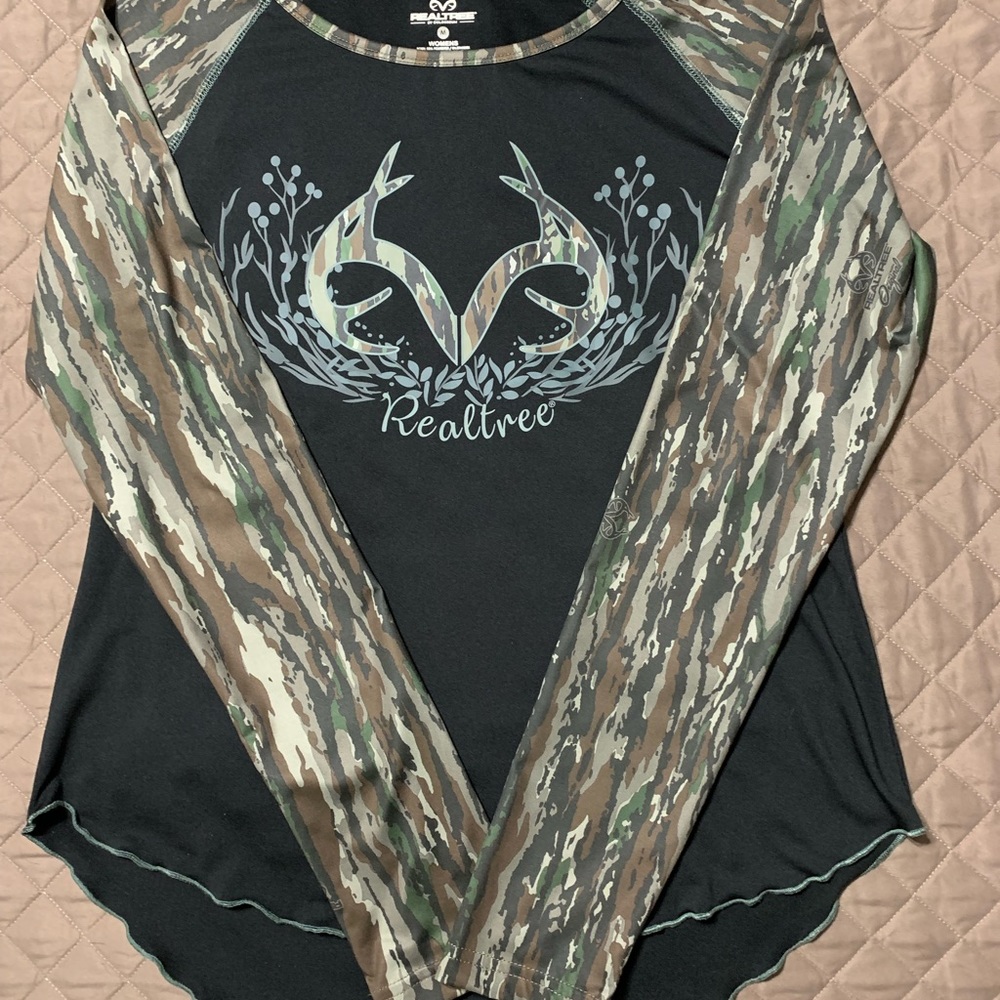 Realtree long sleeve shirt